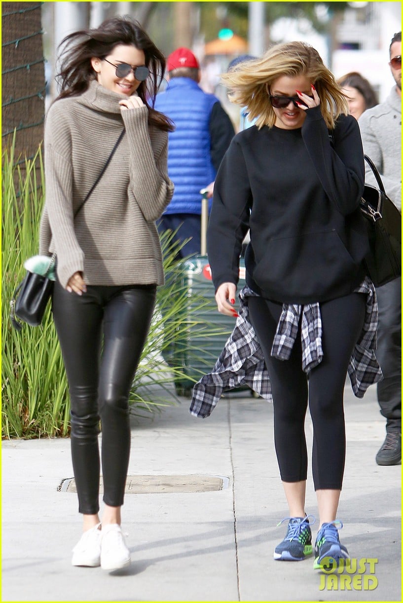 Full Sized Photo of khloe kardashian kendall jenner breakfast beverly