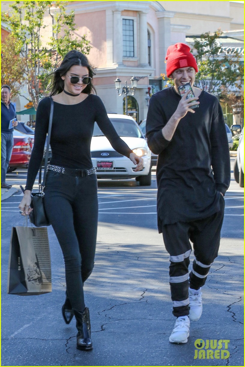 Kendall Jenner Hangs With Kylie & Their Cute Nephew Reign Before His ...