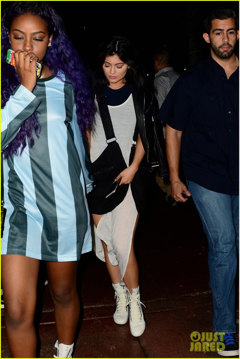 Full Sized Photo of kylie jenner doesnt want to go to college 14