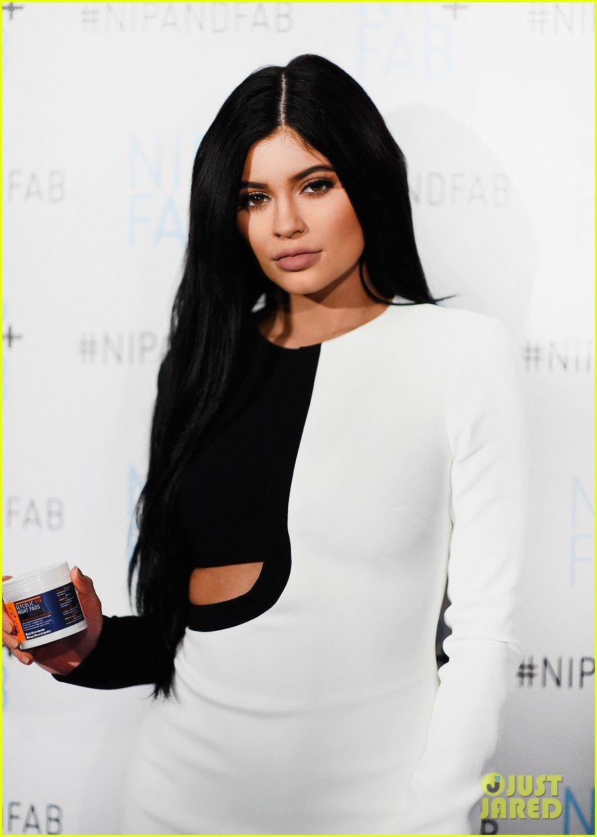 Full Sized Photo of kylie jenner celebrates her partnership with nip