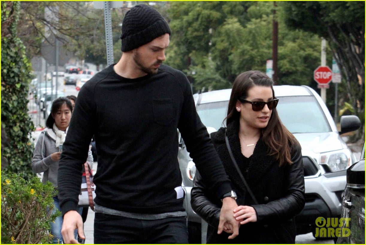 lea michele talks about christmas presents for matthew paetz 04