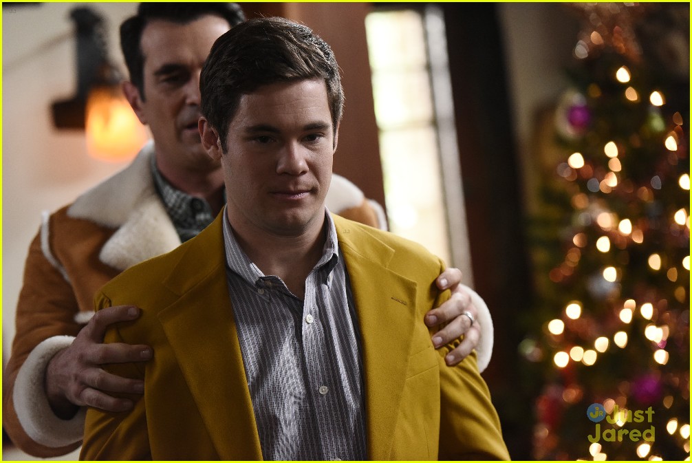 Full Sized Photo of andy invited family christmas haley modern family