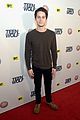 dylan obrien tyler posey buddy up at teen wolf l a premiere party 04