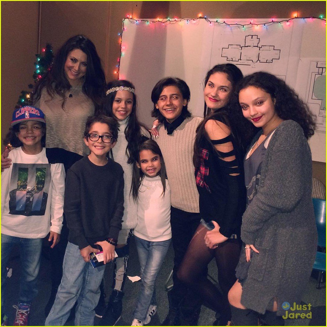 Jenna Ortega & 'Stuck In The Middle' Cast Share Cute Instagrams See