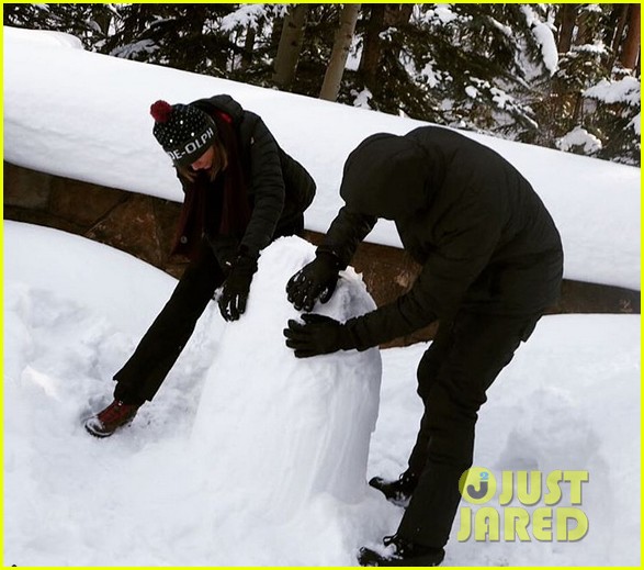 Taylor Swift & Calvin Harris Build a Very Impressive Snowman! Photo