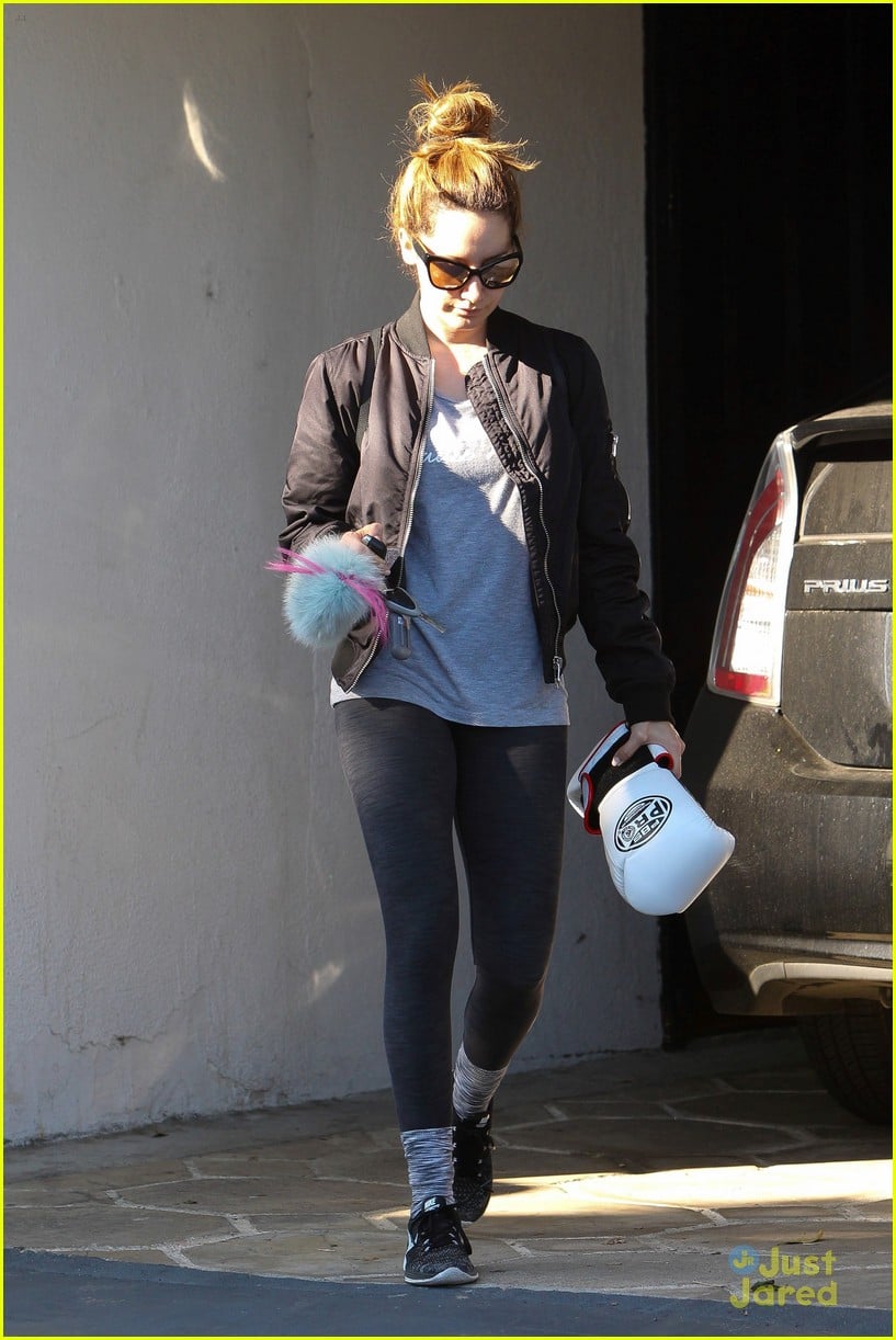 Ashley Tisdale Hits the Gym After The Christmas Holiday | Photo 909993 ...