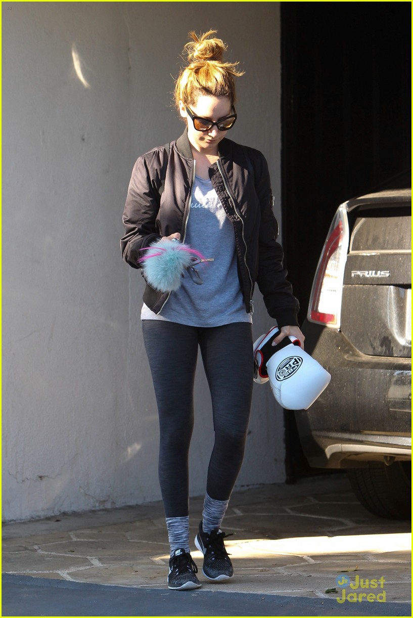 Ashley Tisdale Hits the Gym After The Christmas Holiday | Photo 909994 ...