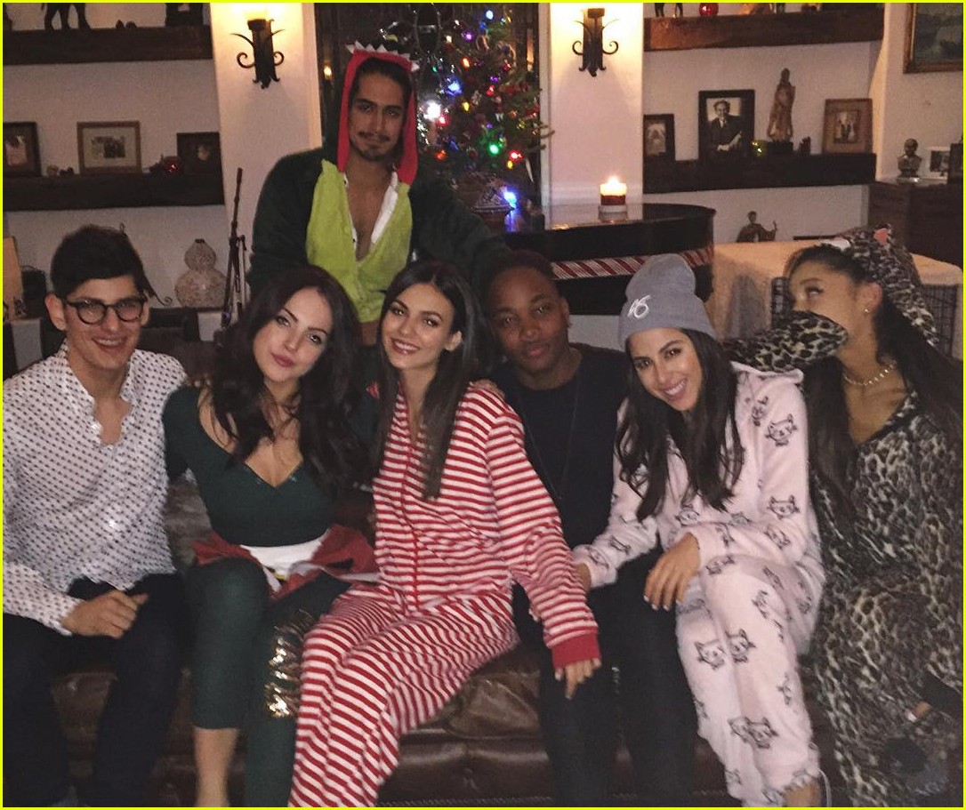 victorious reunion onesie party see pics 02