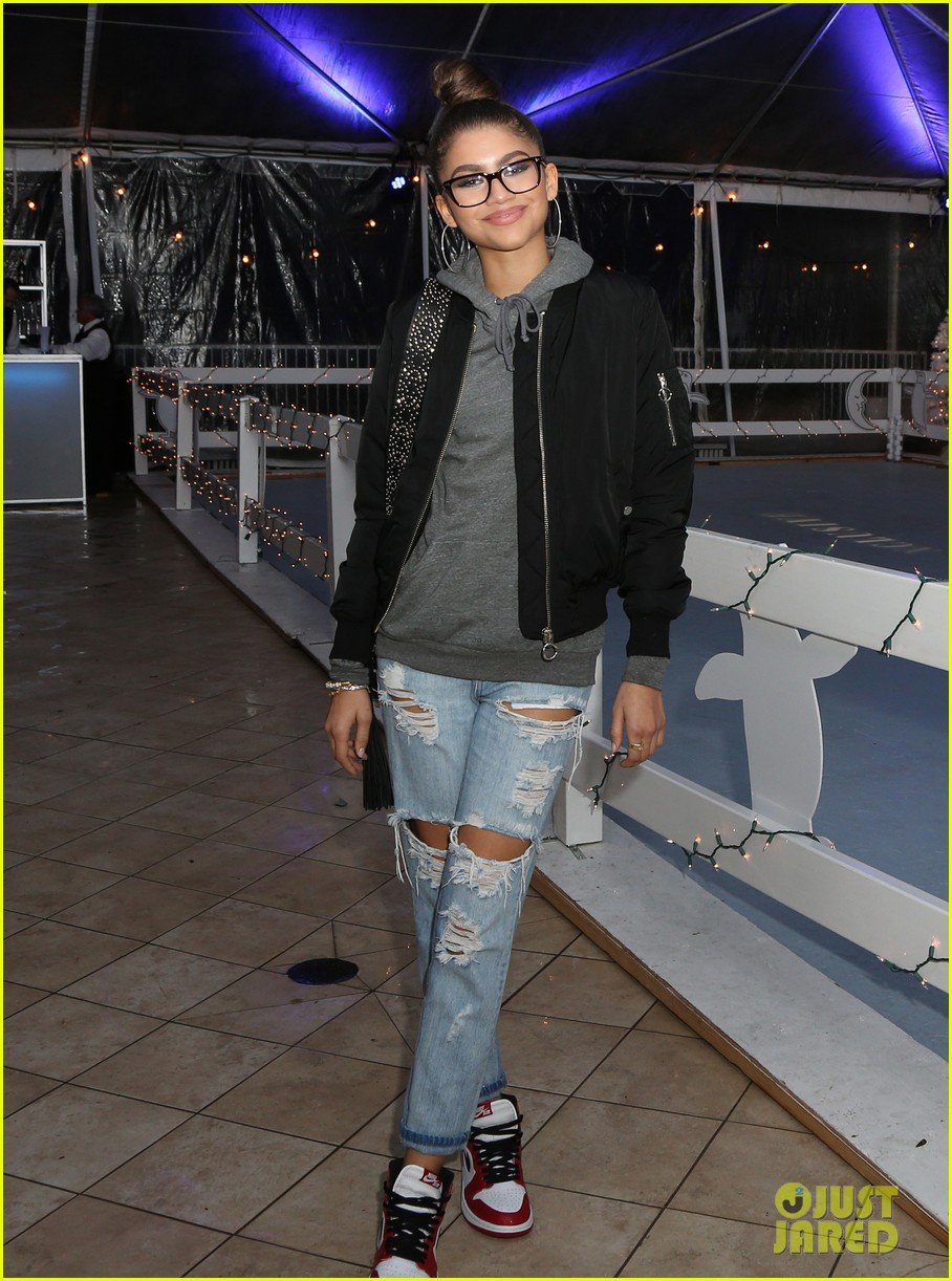 Full Sized Photo of zendaya jake miller winter wonderland skating 06 ...