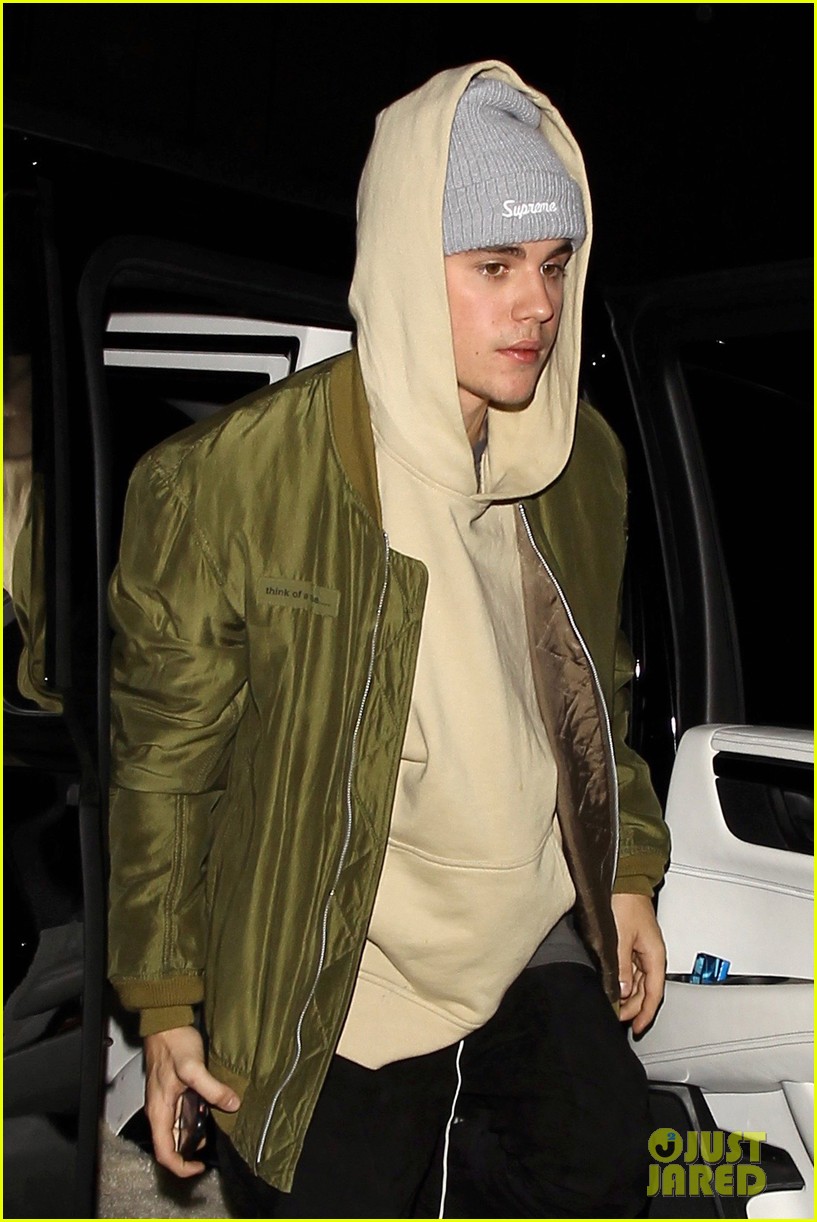 Justin Bieber is an 'Undercover Maniac' in WeHo | Photo 920963 - Photo ...