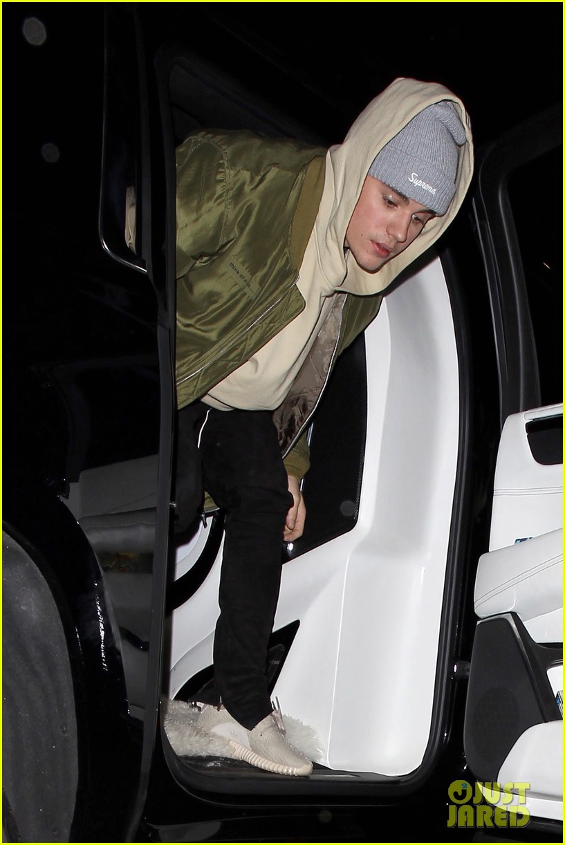 Justin Bieber is an 'Undercover Maniac' in WeHo | Photo 920987 - Photo