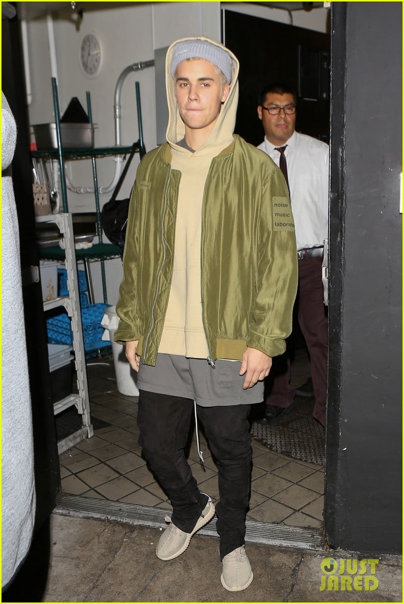 Justin Bieber is an 'Undercover Maniac' in WeHo | Photo 920991 - Photo ...