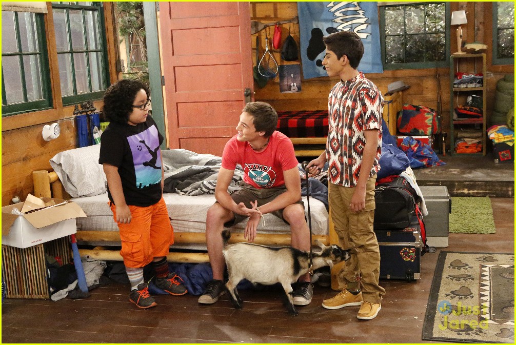 Full Sized Photo Of Bunkd No Place Like Camp Stills 09 Emma And Xander Dress Up Like Jorges 