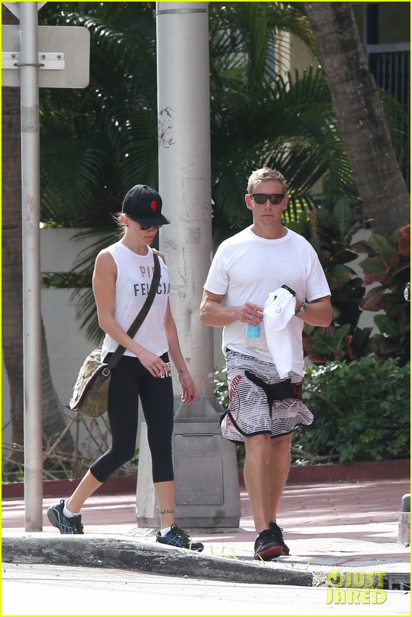 Full Sized Photo of katie cassidy rumored boyfriend hang out miami 01