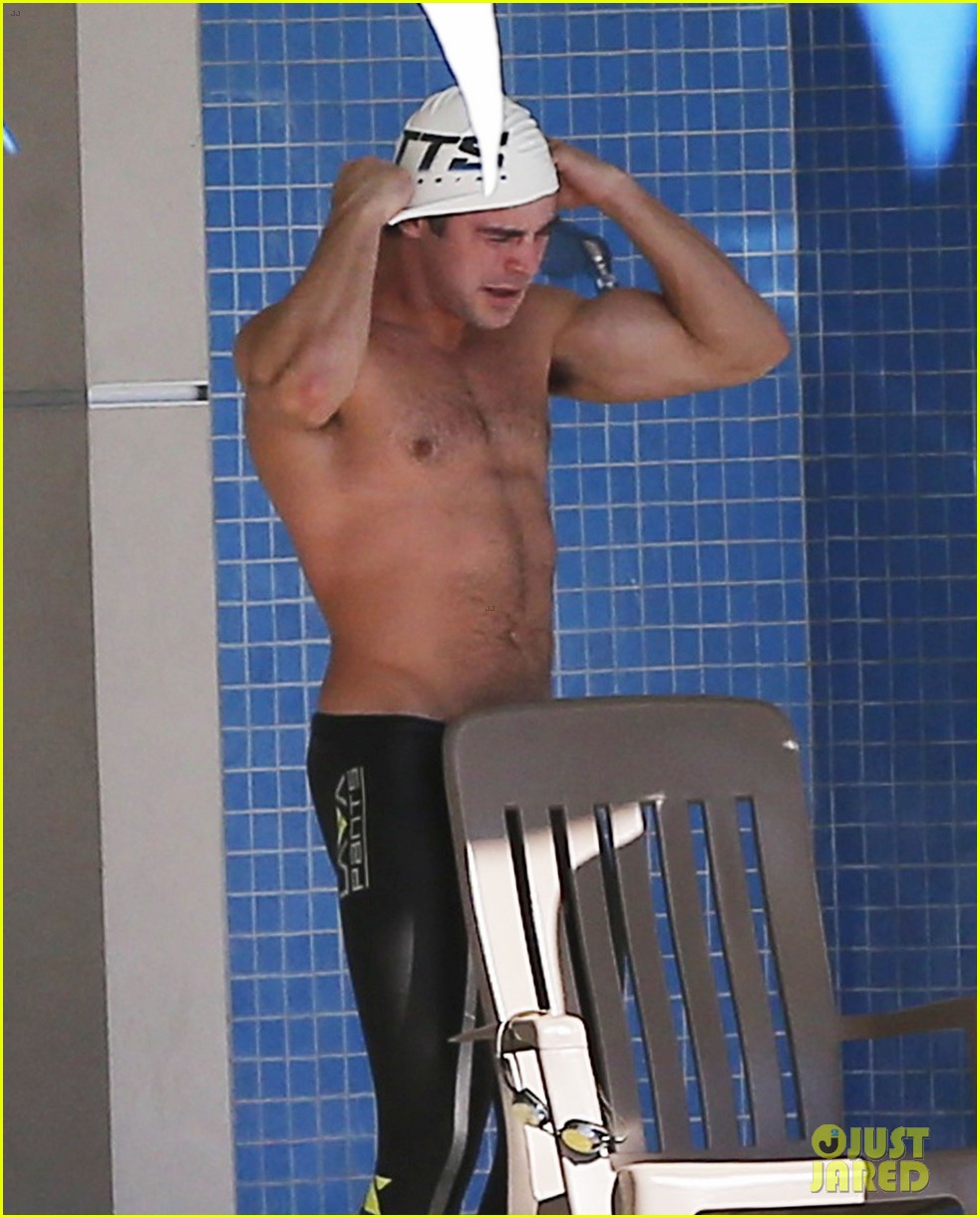 Full Sized Photo Of Zac Efron Goes Shirtless For Baywatch Swimming Lessons Zac Efron Shows