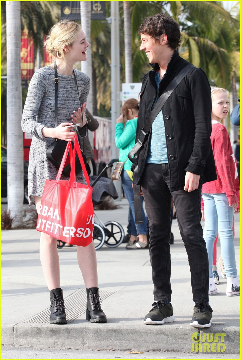 Full Sized Photo of elle fanning boyfriend zalman band laughs 15 Elle