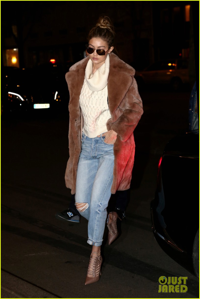 Gigi Hadid Goes Shopping in Paris With Sister Bella | Photo 918043 ...