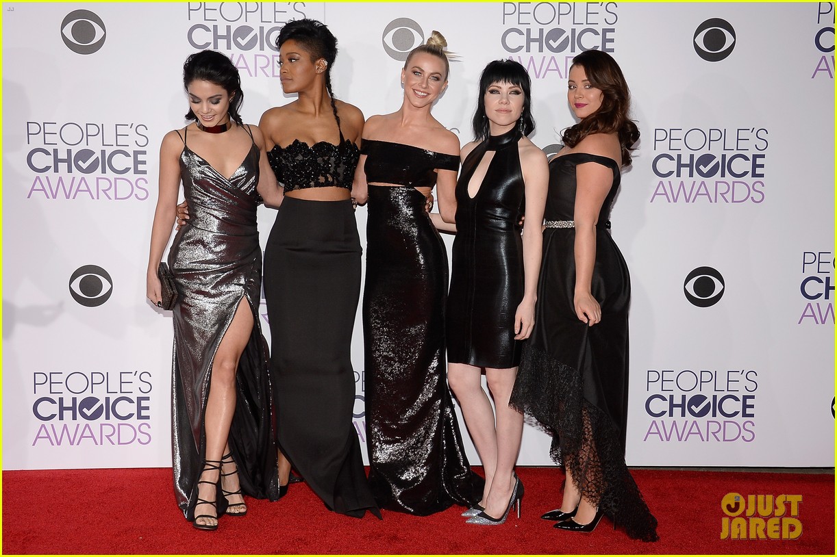 Vanessa Hudgens Hits the People's Choice Awards 2016 With 'Grease' CoStars! Photo 911880