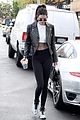 kendall jenner bares her abs after vacation with harry styles 27
