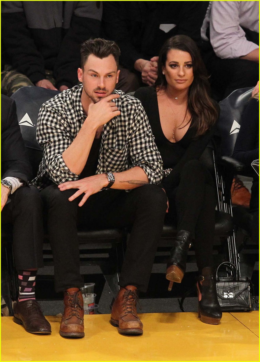 lea michele and matthew paetz go to lakers game 03