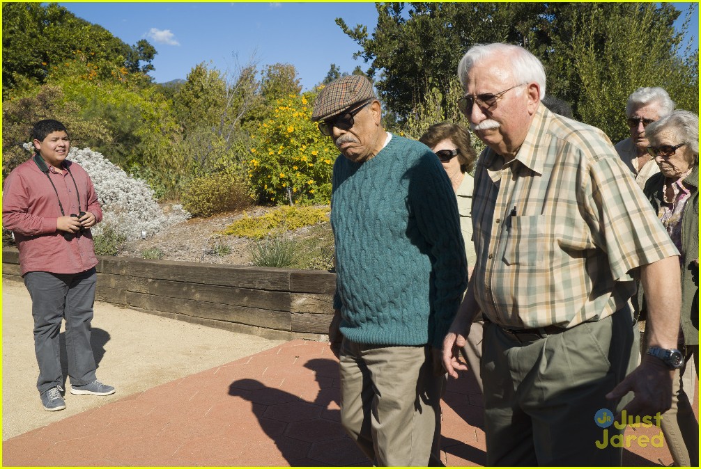 Luke & Haley Truly Think Their Mom Is Crazy On Tonight's 'Modern Family