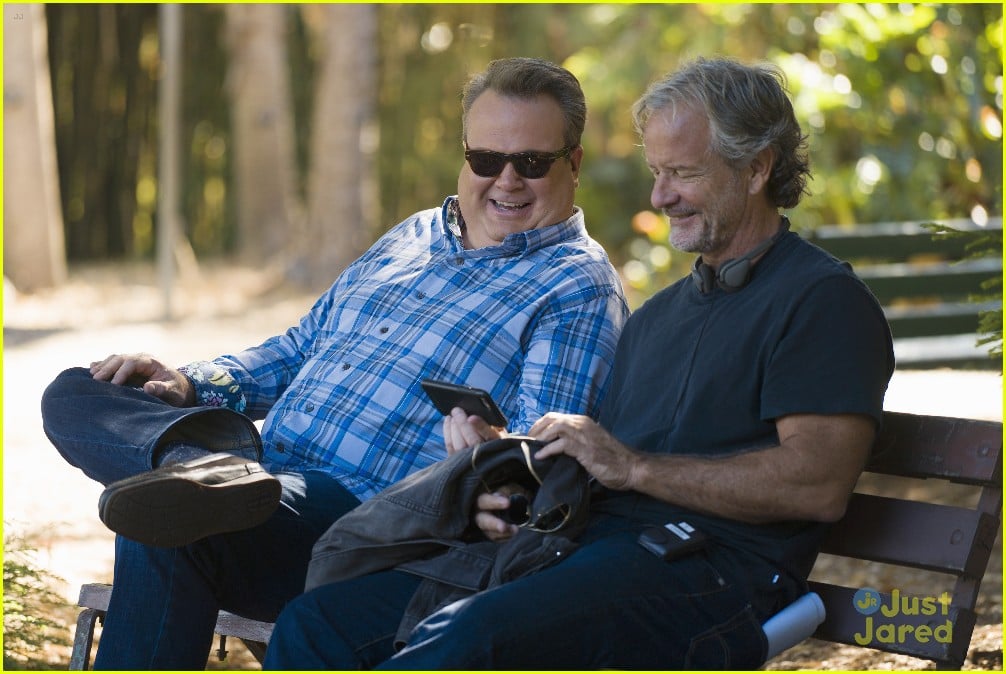 Luke & Haley Truly Think Their Mom Is Crazy On Tonight's 'Modern Family