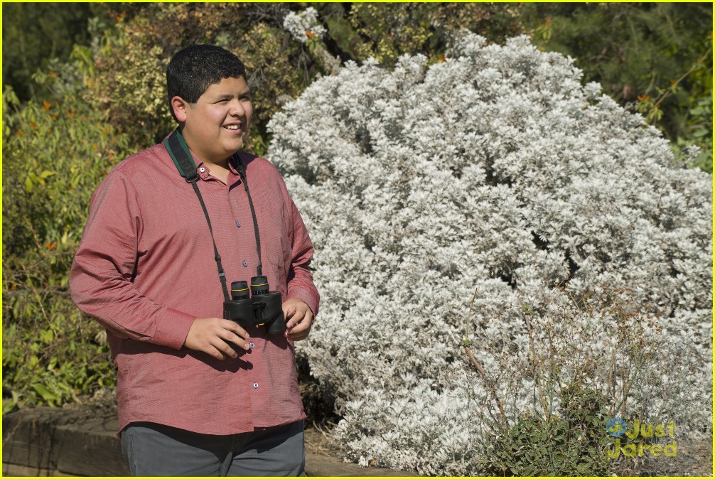 Luke & Haley Truly Think Their Mom Is Crazy On Tonight's 'Modern Family