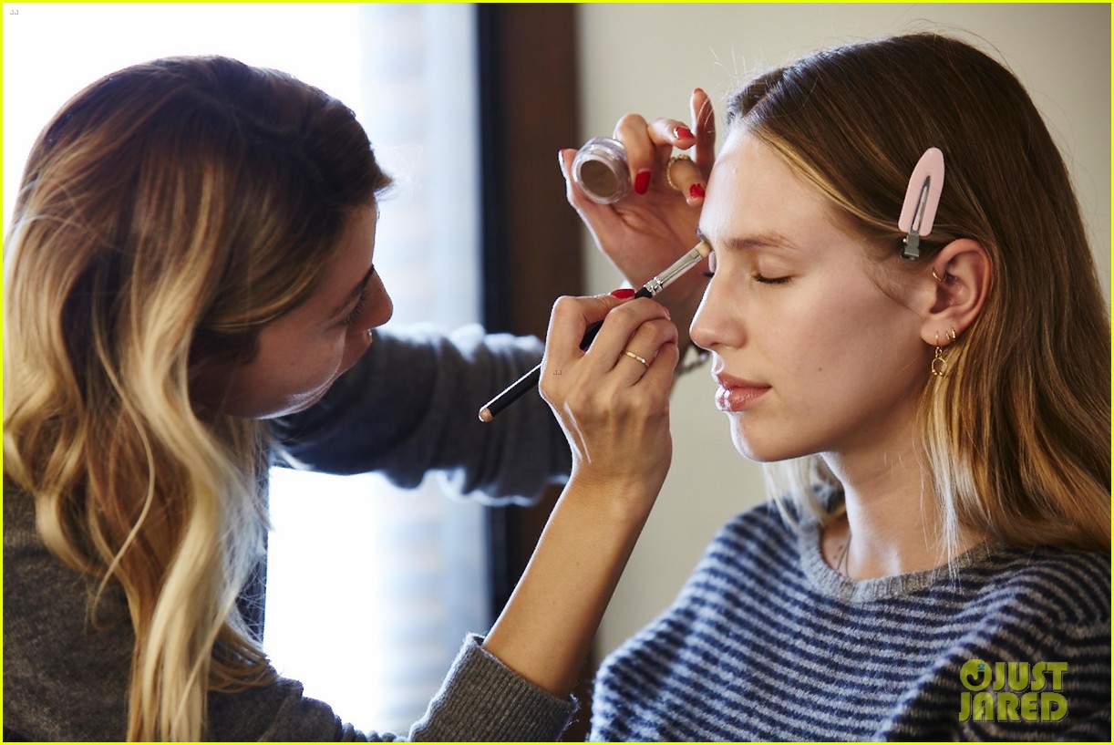 Dylan Penn Stars in 'Fay' Campaign with Brother Hopper! Photo 921685