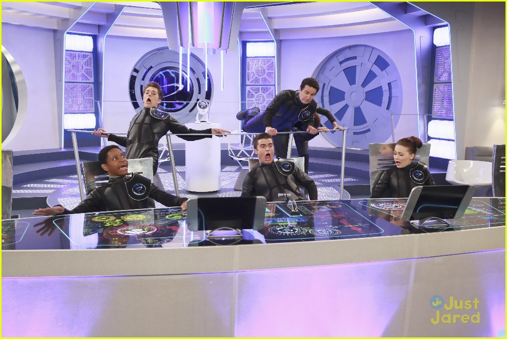 'Lab Rats' Head To Space On Tonight's Show See Exclusive Pics