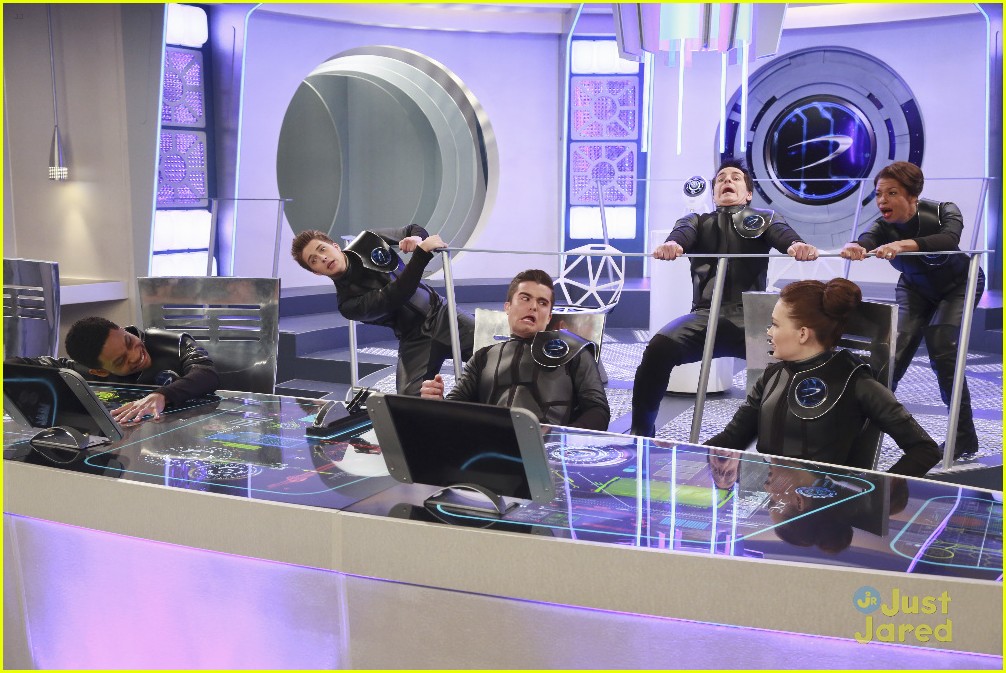 'Lab Rats' Head To Space On Tonight's Show See Exclusive Pics
