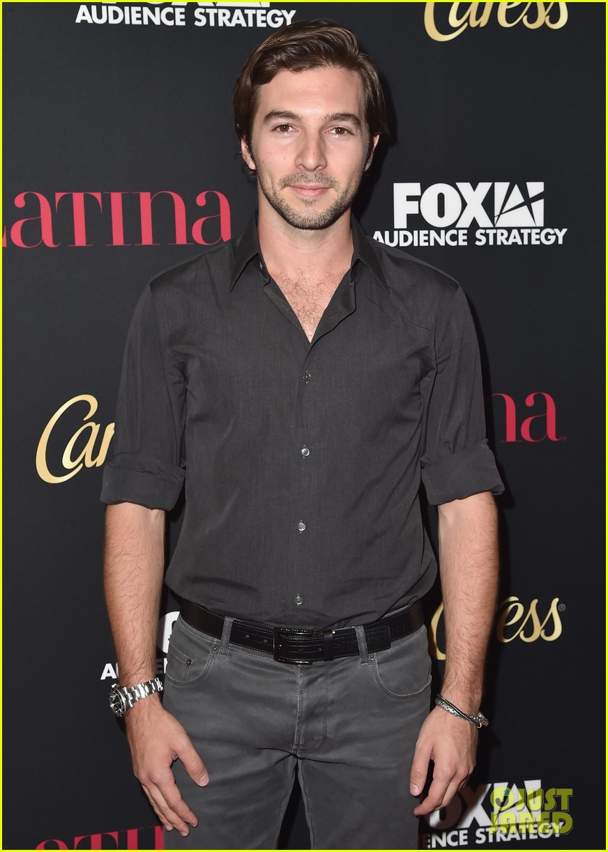 roberto aguire fun facts pretty little liars 01