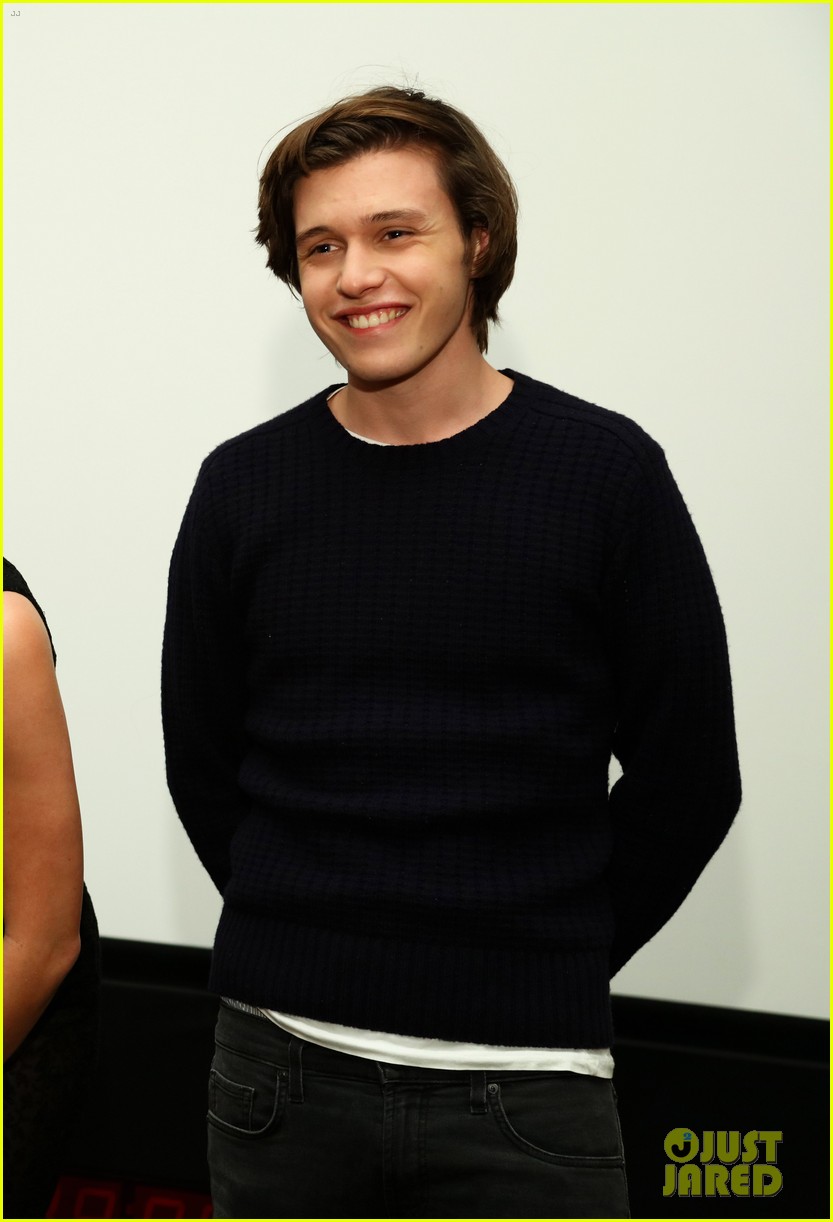 Alex Roe & Nick Robinson Buddy Up 'The 5th Wave' Just Jared Screening ...