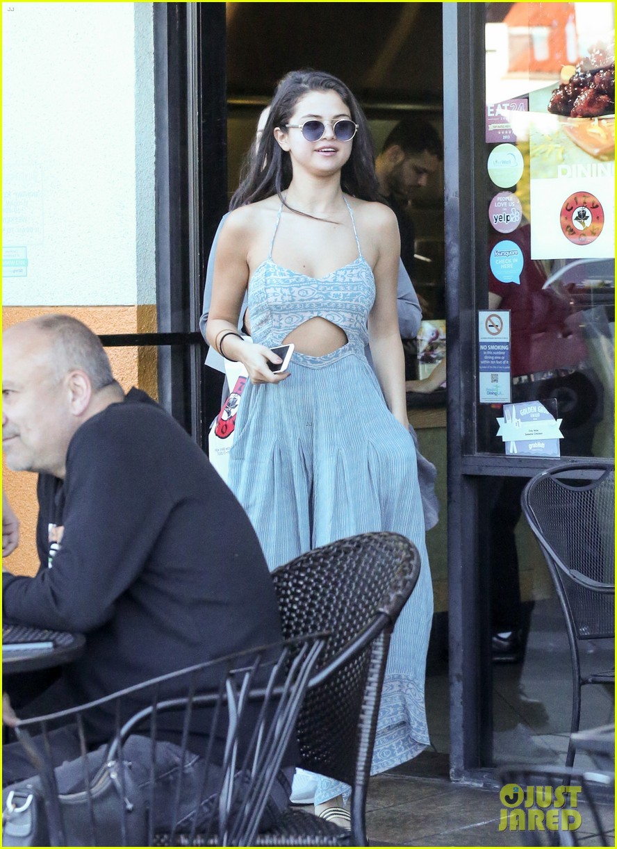 Selena Gomez Takes Over Charlie Puths Snapchat - Watch The Video