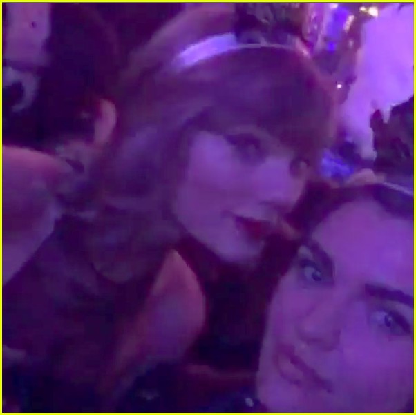 taylor swift sings along to sweet nothing with ruby rose 04