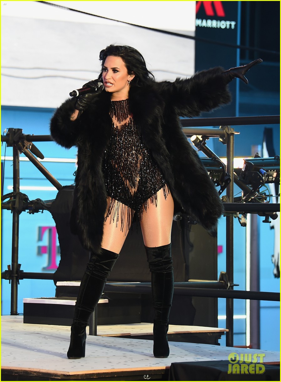 wilmer valderrama supports demi lovato on new years eve 01