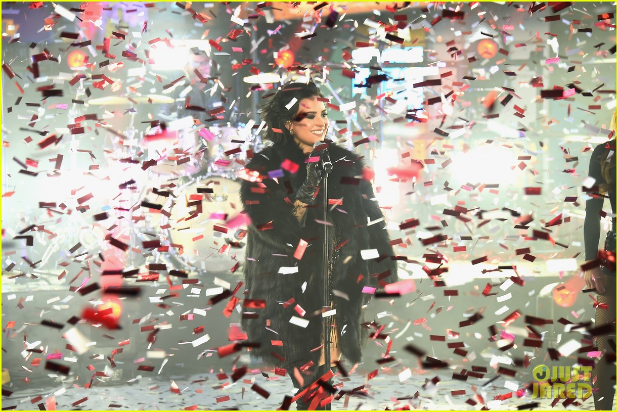 wilmer valderrama supports demi lovato on new years eve 05