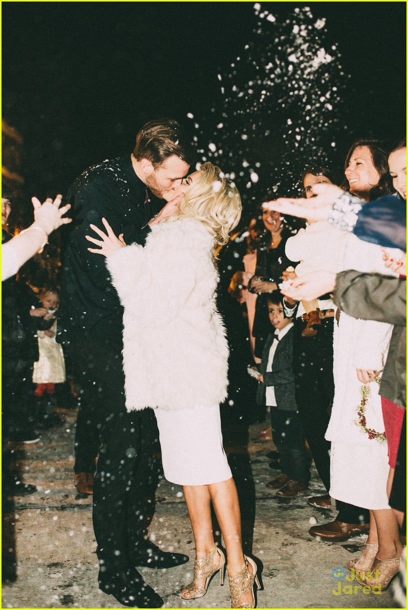 Witney Carson Carson Mcallister Share New Wedding Pics With Jjj