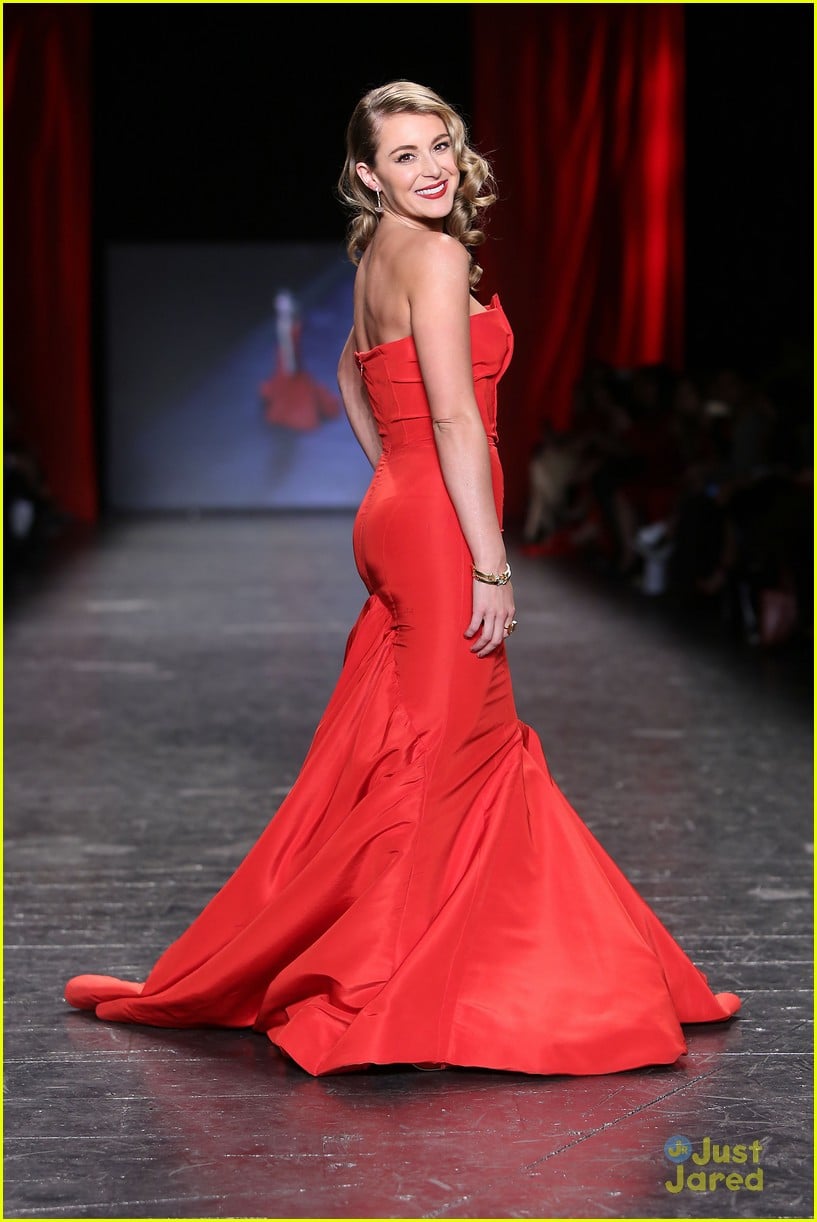 Carlos Penavega Supports Wife Alexa At Go Red For Women Nyfw Show Photo 927709 Photo Gallery