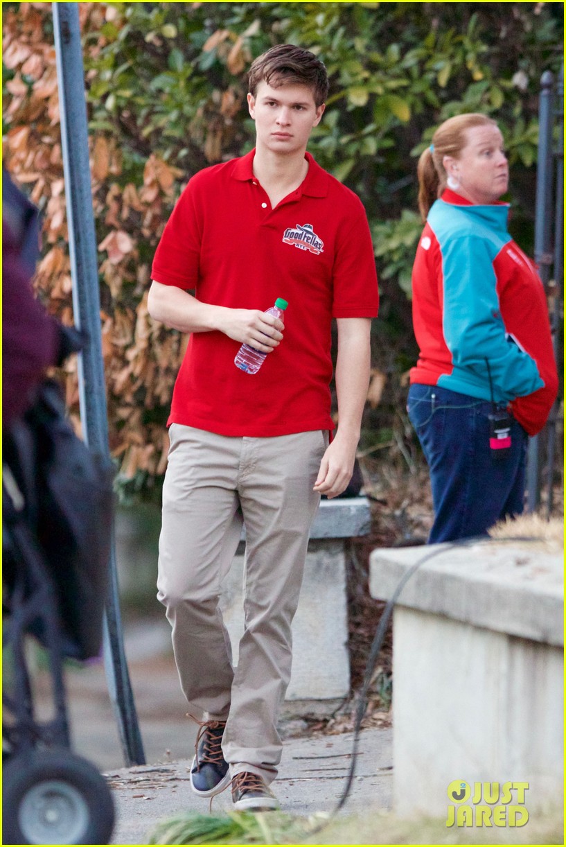 Ansel Elgort Delivers Pizzas On Set of 'Baby Driver' | Photo 932015 ...