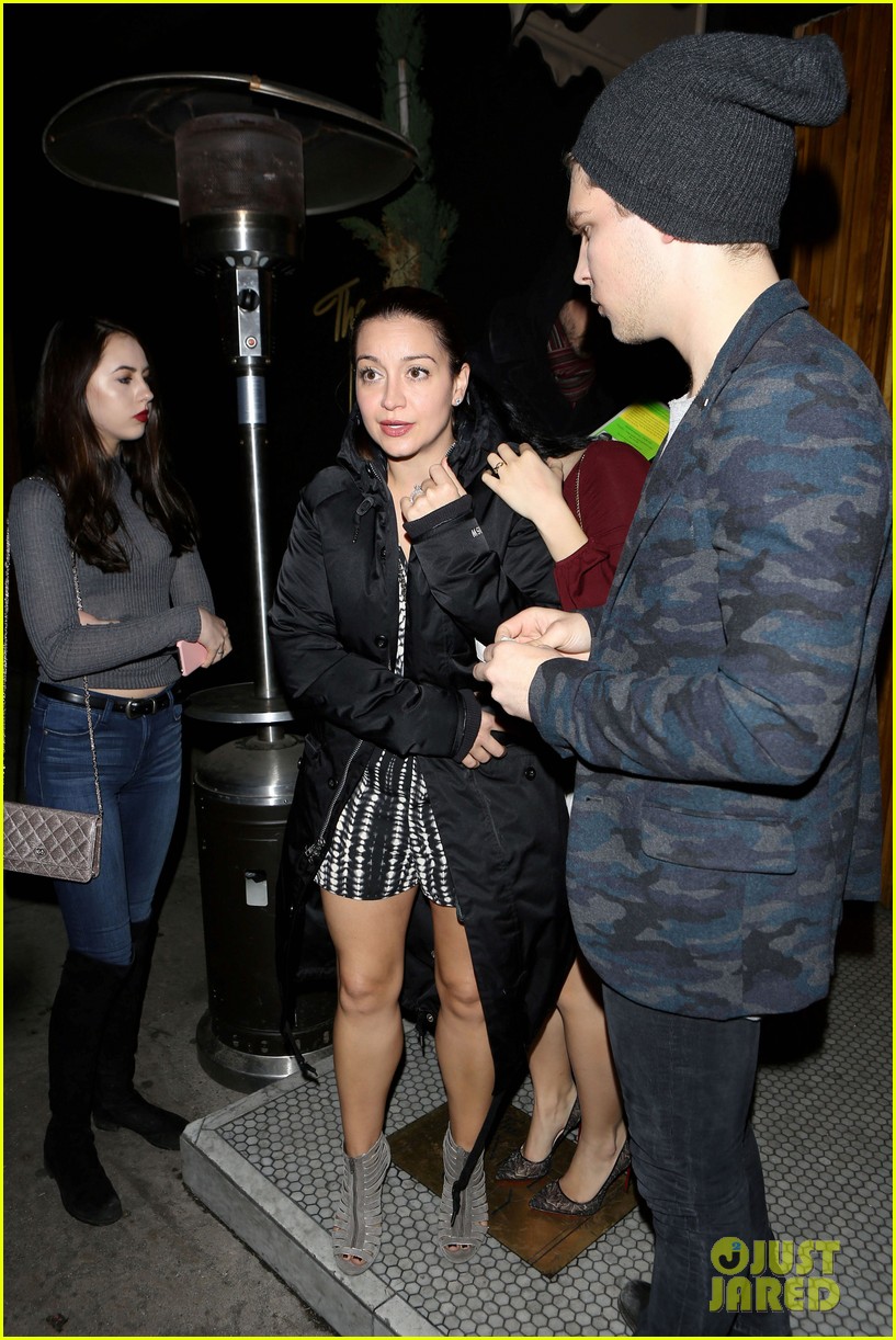 Ariel Winter Celebrates Her 18th Birthday With Boyfriend Laurent Claude(01)