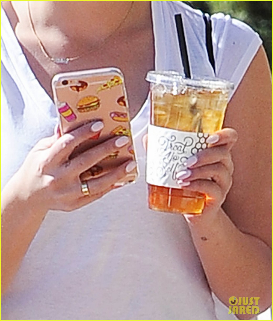 Ashley Benson Has Taylor Swift's Phone Number | Photo 926439 - Photo