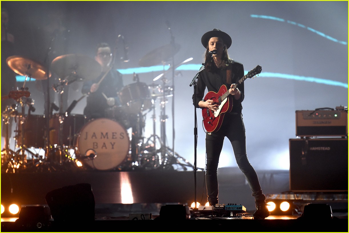 James Bay Sings 'Hold Back The River' at BRIT Awards 2016 Watch Now