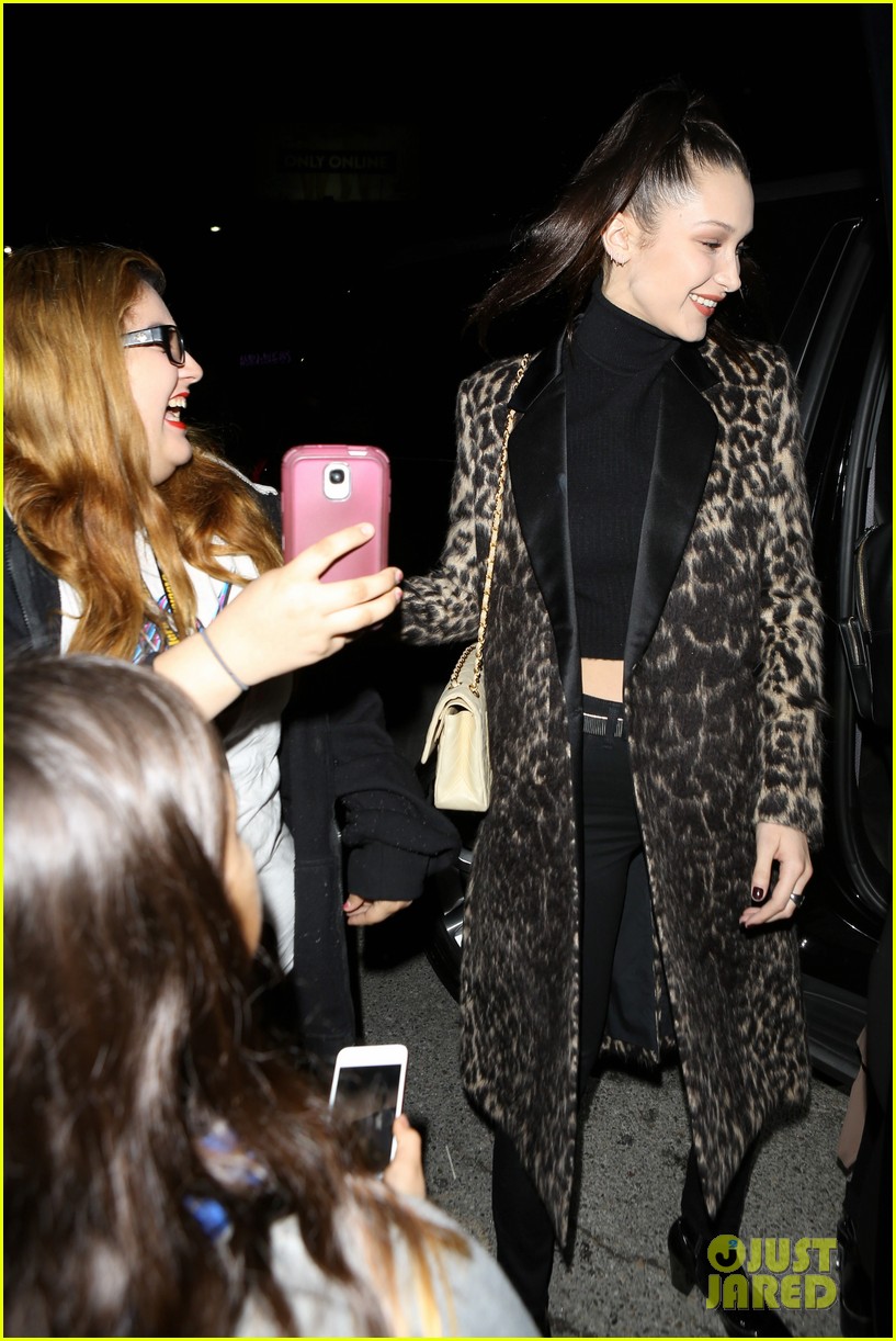 Bella Hadid Snaps Pics with Fans After Night Out in LA | Photo 932087 ...