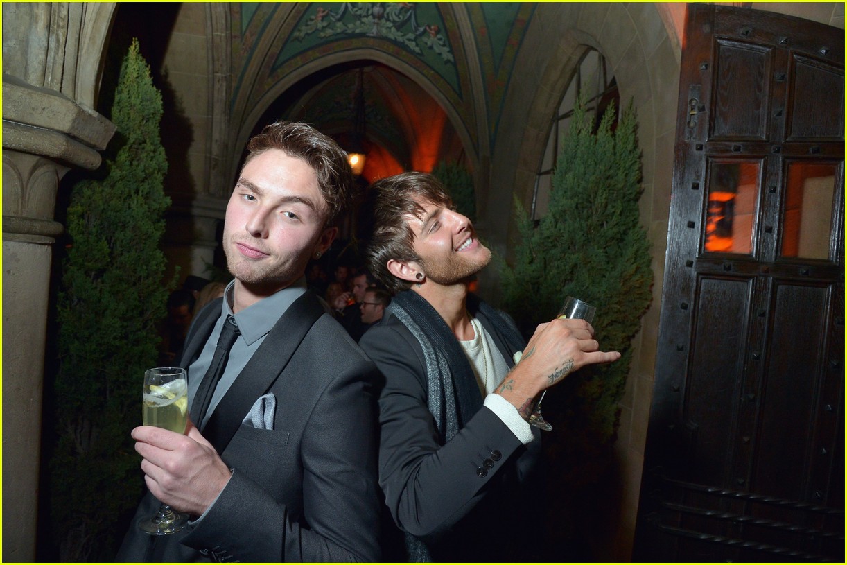 dnce emblem3 cameron monaghan ashley greene vfyh party 03