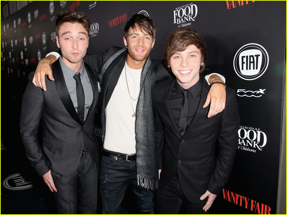 dnce emblem3 cameron monaghan ashley greene vfyh party 17