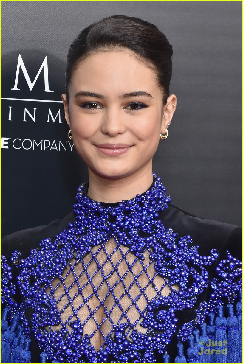 Courtney Eaton Stuns At Gods Of Egypt Premiere In Nyc Photo 933957