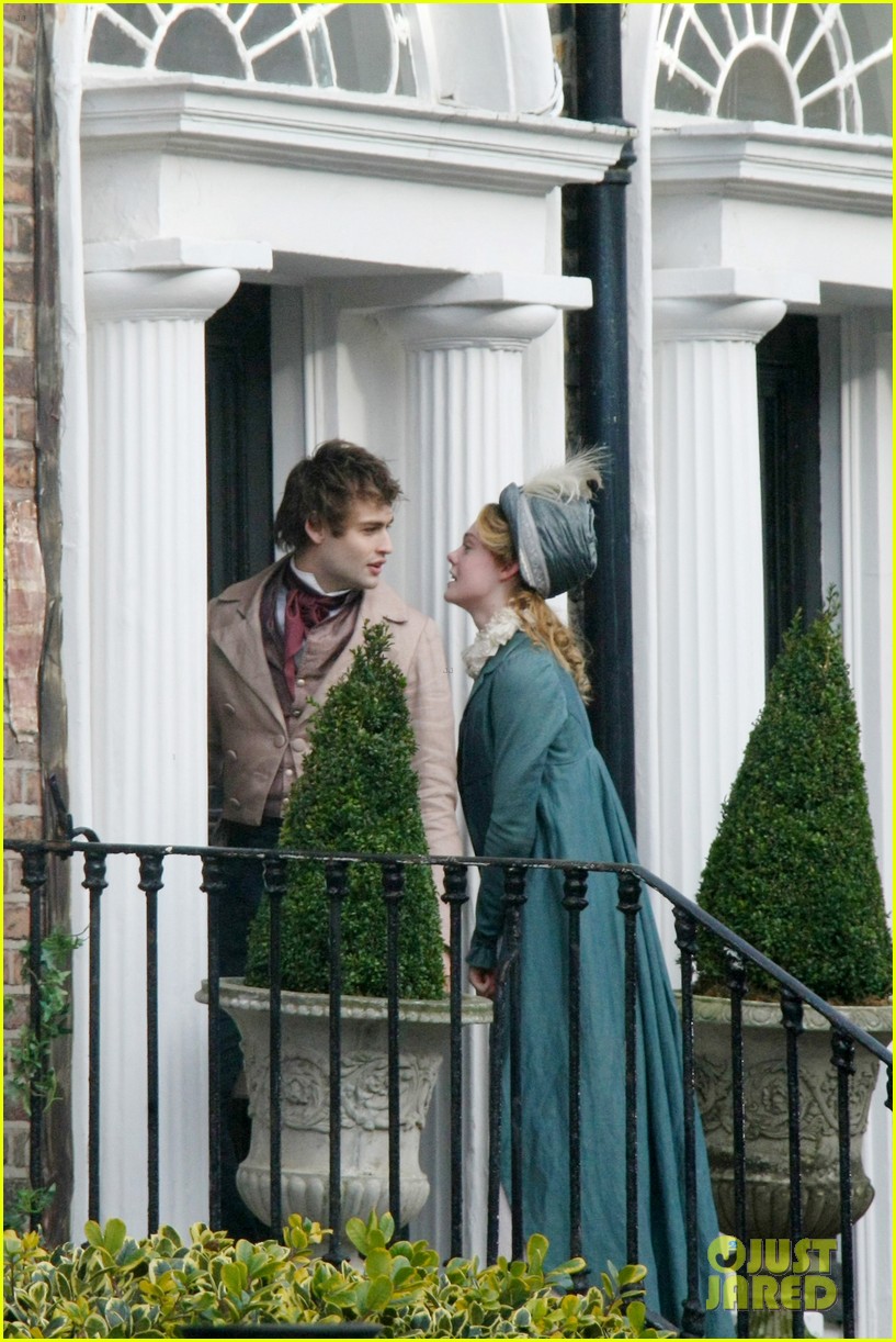 Full Sized Photo of elle fanning douglas booth storm stars filming 23