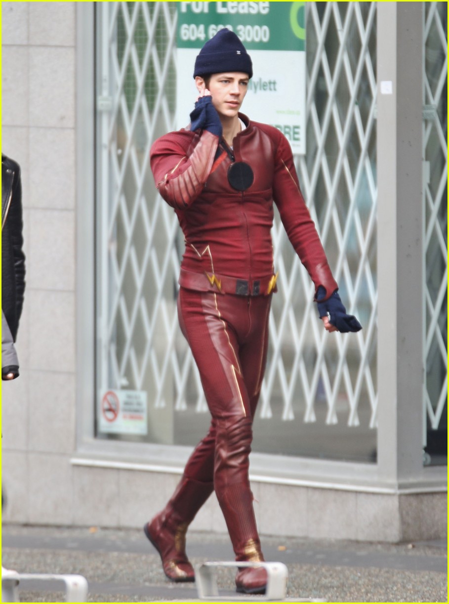 Grant Gustin Shares Photos From Set Of Flash Supergirl Crossover