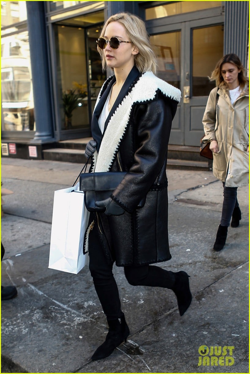 Jennifer Lawrence Goes on NYC Shopping Spree! | Photo 931177 - Photo ...