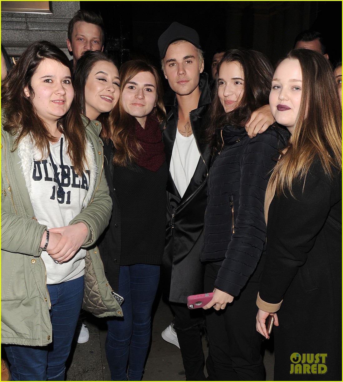Full Sized Photo of justin bieber greets fans outside club 05 | Justin ...